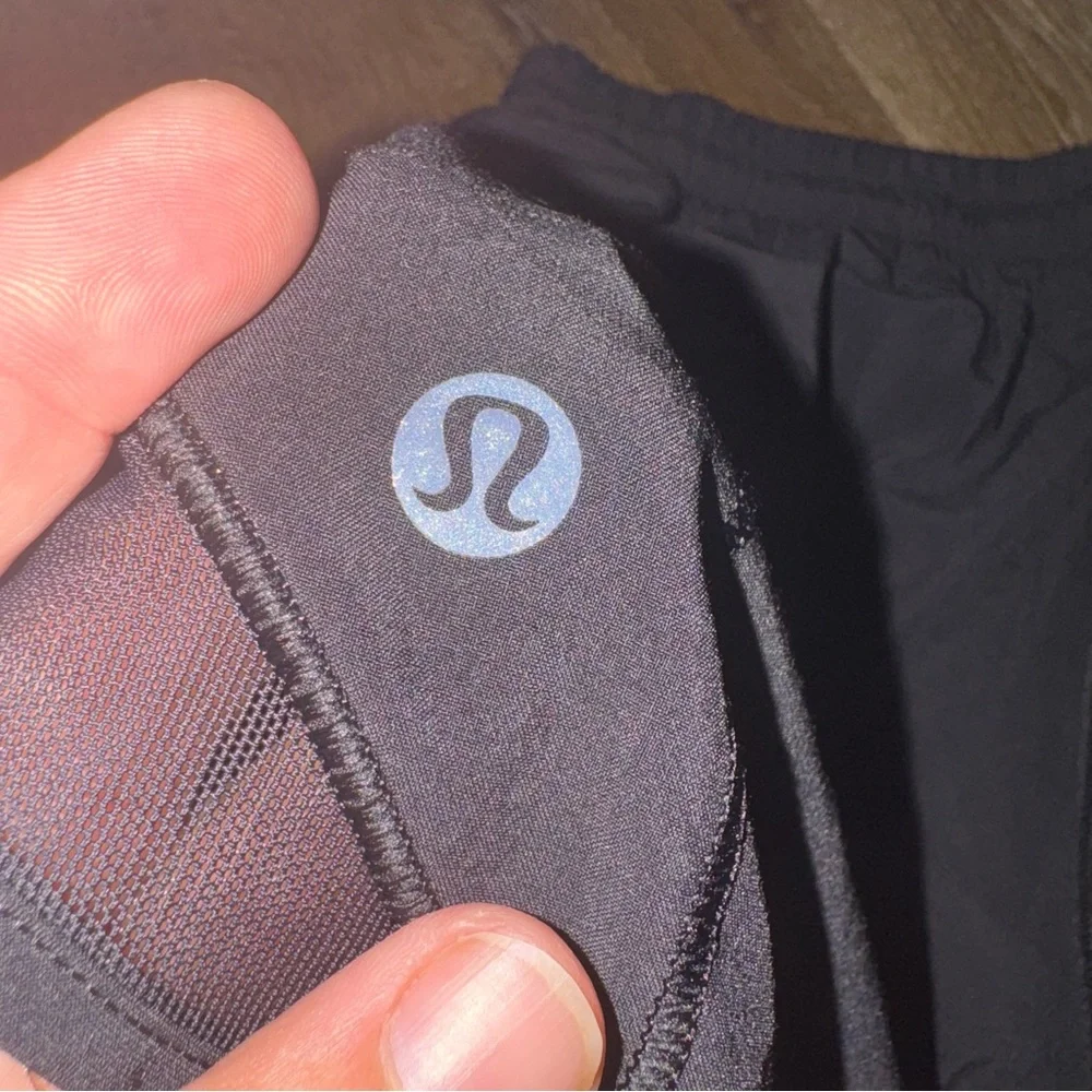 Lululemon Hotty Hot Short II *Long 4" - Picture 6 of 7
